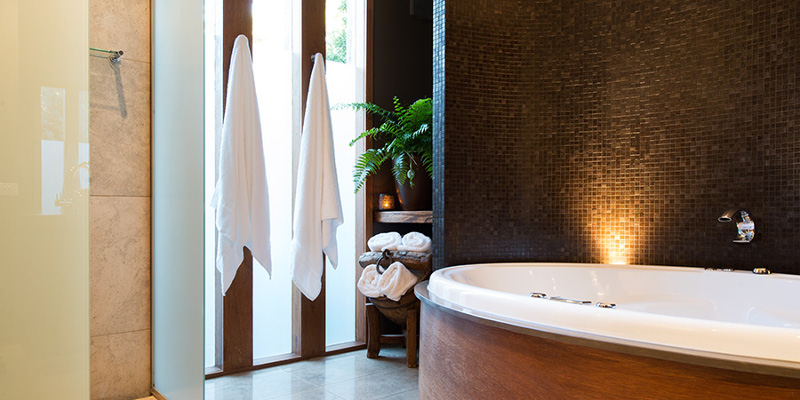 luxury accommodation Hepburn Springs spa retreat bathroom